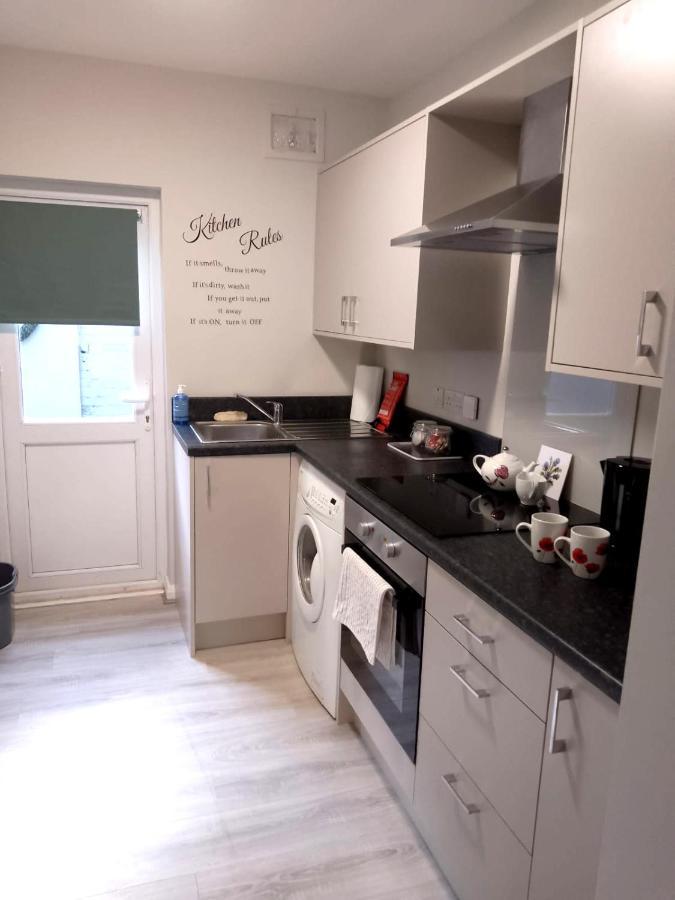 Maire Toireasa - Cosy Refurbished Property In The Gaeltacht Quarter Belfast Ngoại thất bức ảnh