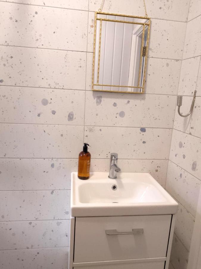 Maire Toireasa - Cosy Refurbished Property In The Gaeltacht Quarter Belfast Ngoại thất bức ảnh