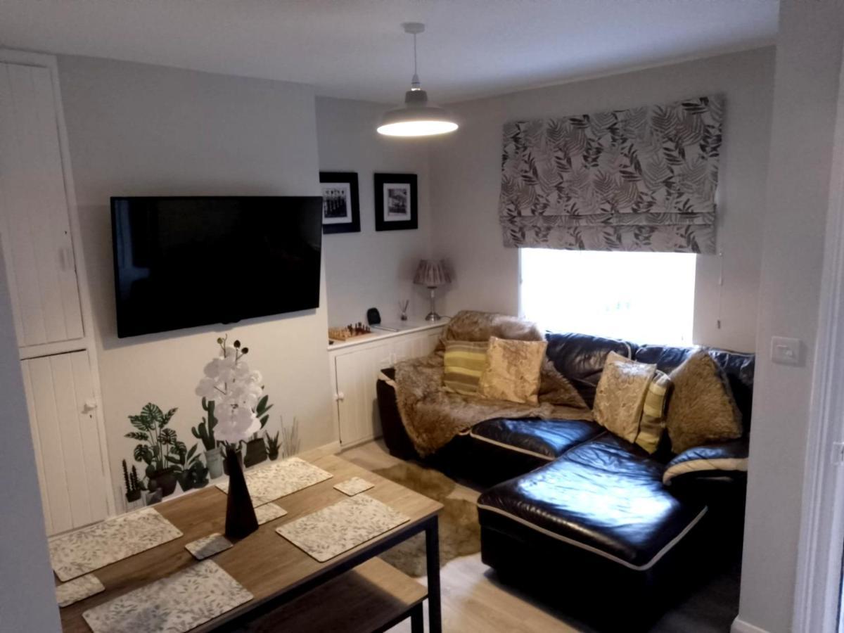 Maire Toireasa - Cosy Refurbished Property In The Gaeltacht Quarter Belfast Ngoại thất bức ảnh