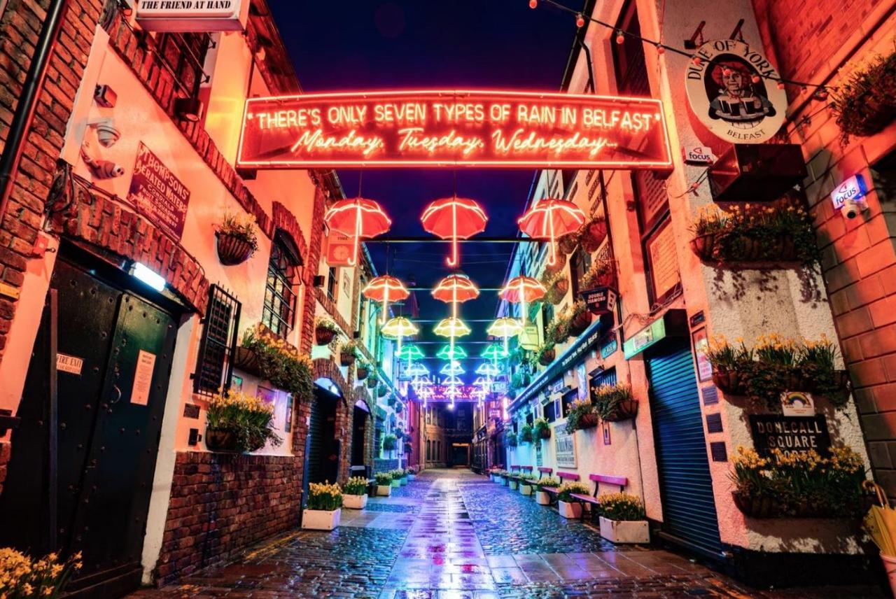 Maire Toireasa - Cosy Refurbished Property In The Gaeltacht Quarter Belfast Ngoại thất bức ảnh