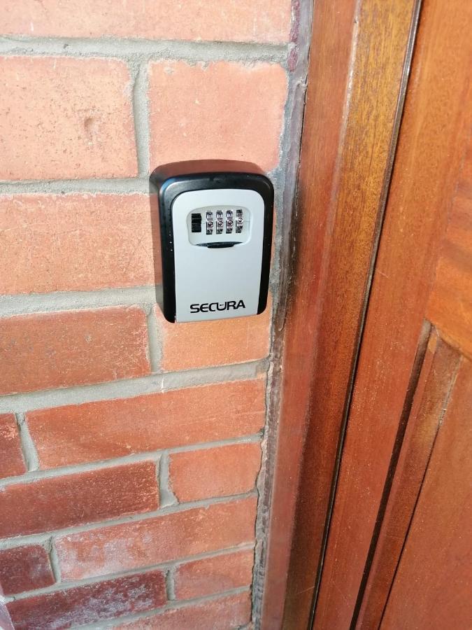 Maire Toireasa - Cosy Refurbished Property In The Gaeltacht Quarter Belfast Ngoại thất bức ảnh
