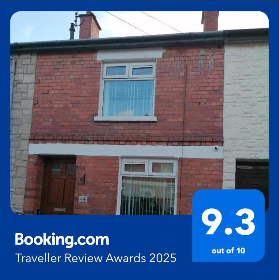 Maire Toireasa - Cosy Refurbished Property In The Gaeltacht Quarter Belfast Ngoại thất bức ảnh